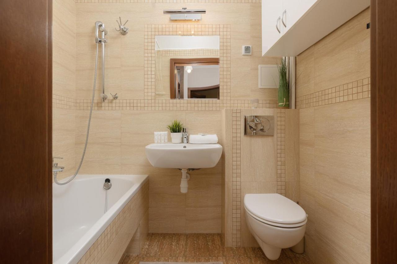 Metro Raclawicka Cozy Studio Apartment By Noclegi Renters Warsaw Exterior photo